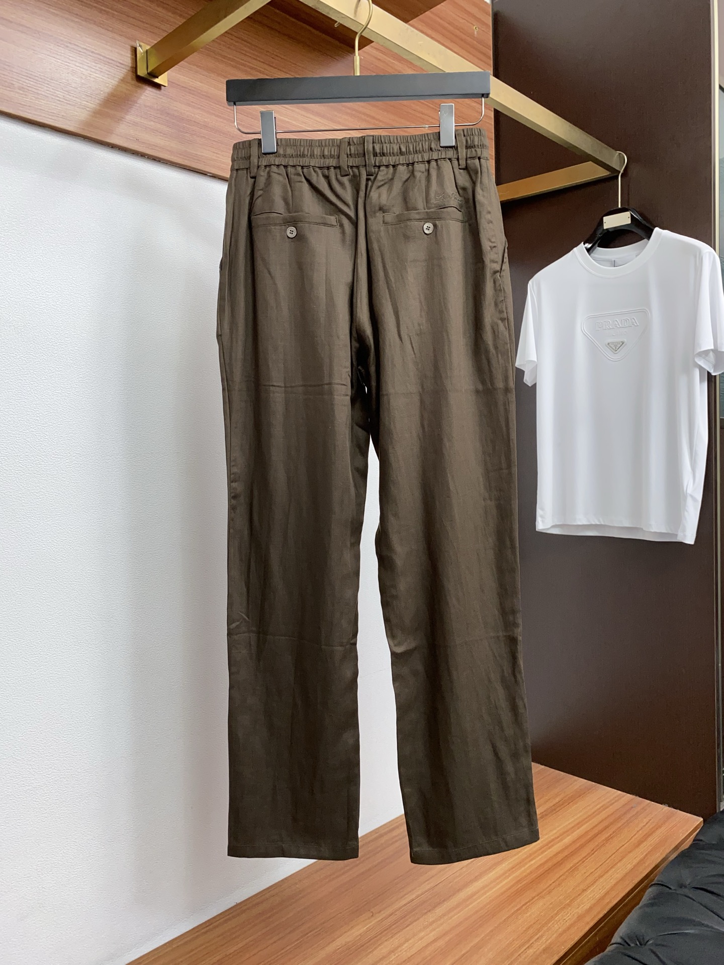 Loro Piana 诺悠翩雅 2026夏日臻选翻领亚麻工装口袋套装——夏日松弛感的老钱绅士之选#Lor