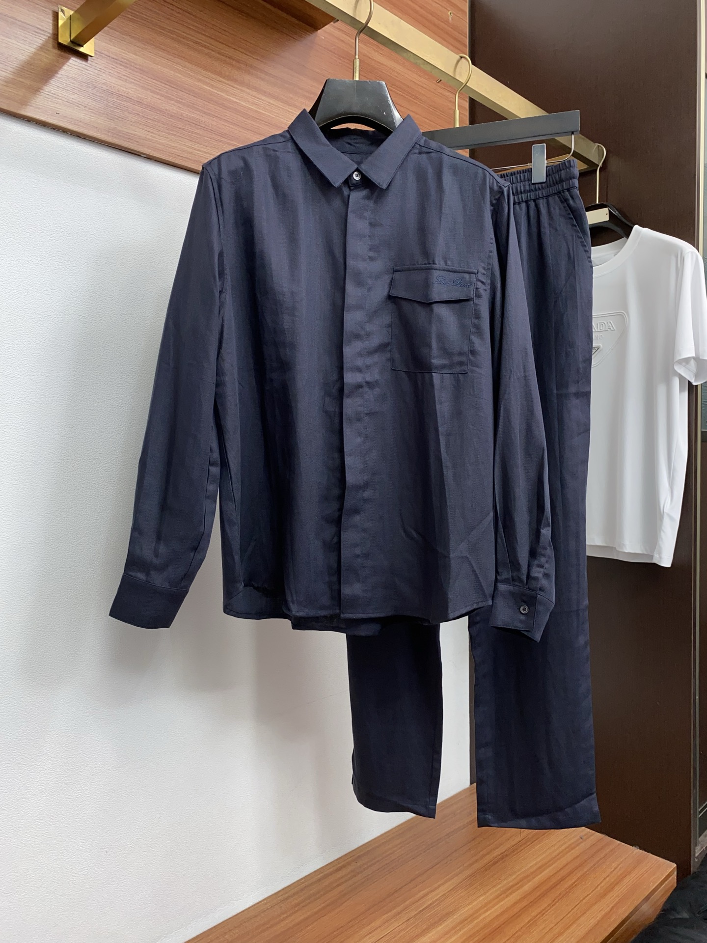 Loro Piana 诺悠翩雅 2026夏日臻选翻领亚麻工装口袋套装——夏日松弛感的老钱绅士之选#Lor