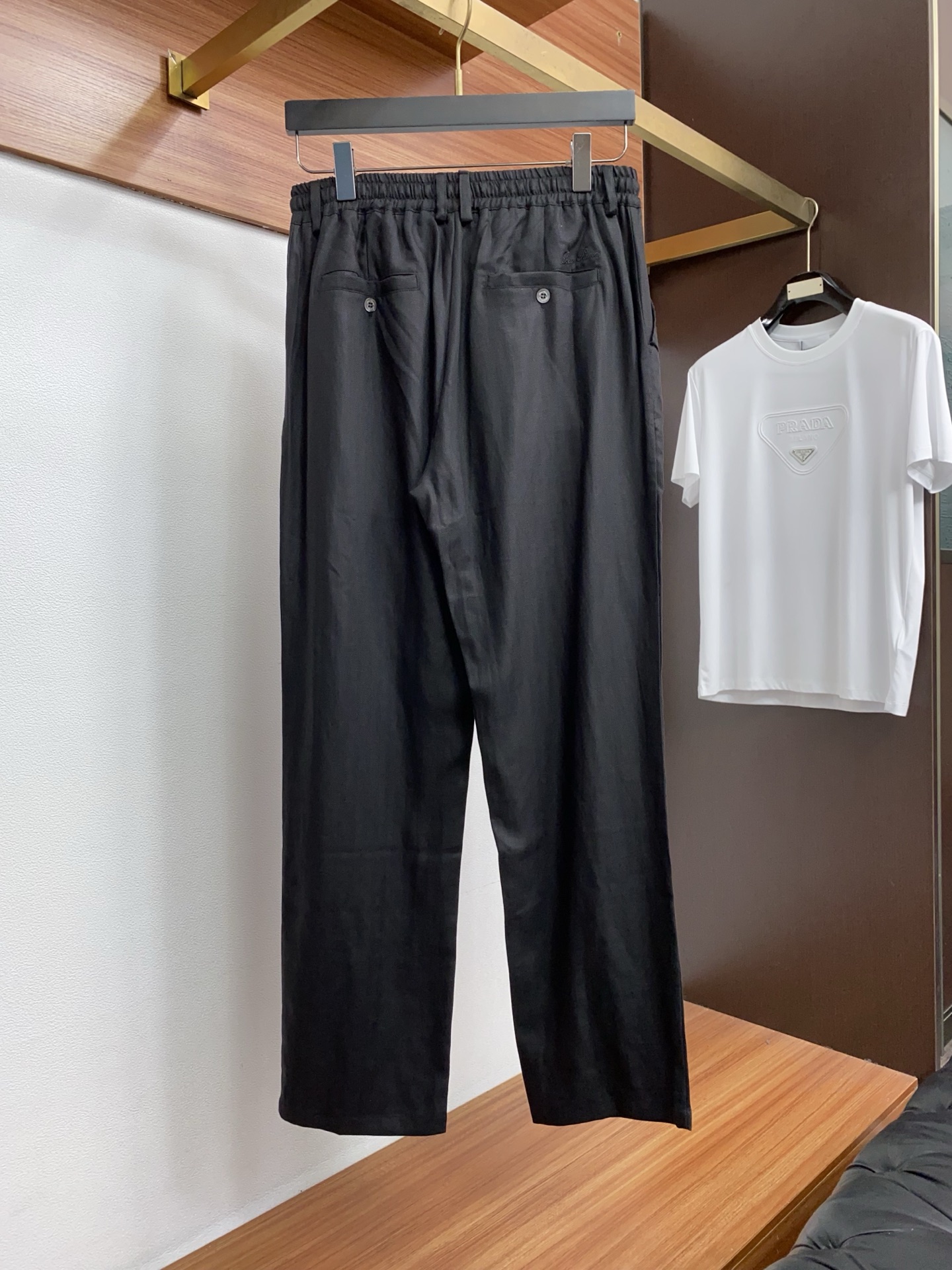 Loro Piana 诺悠翩雅 2026夏日臻选翻领亚麻工装口袋套装——夏日松弛感的老钱绅士之选#Lor