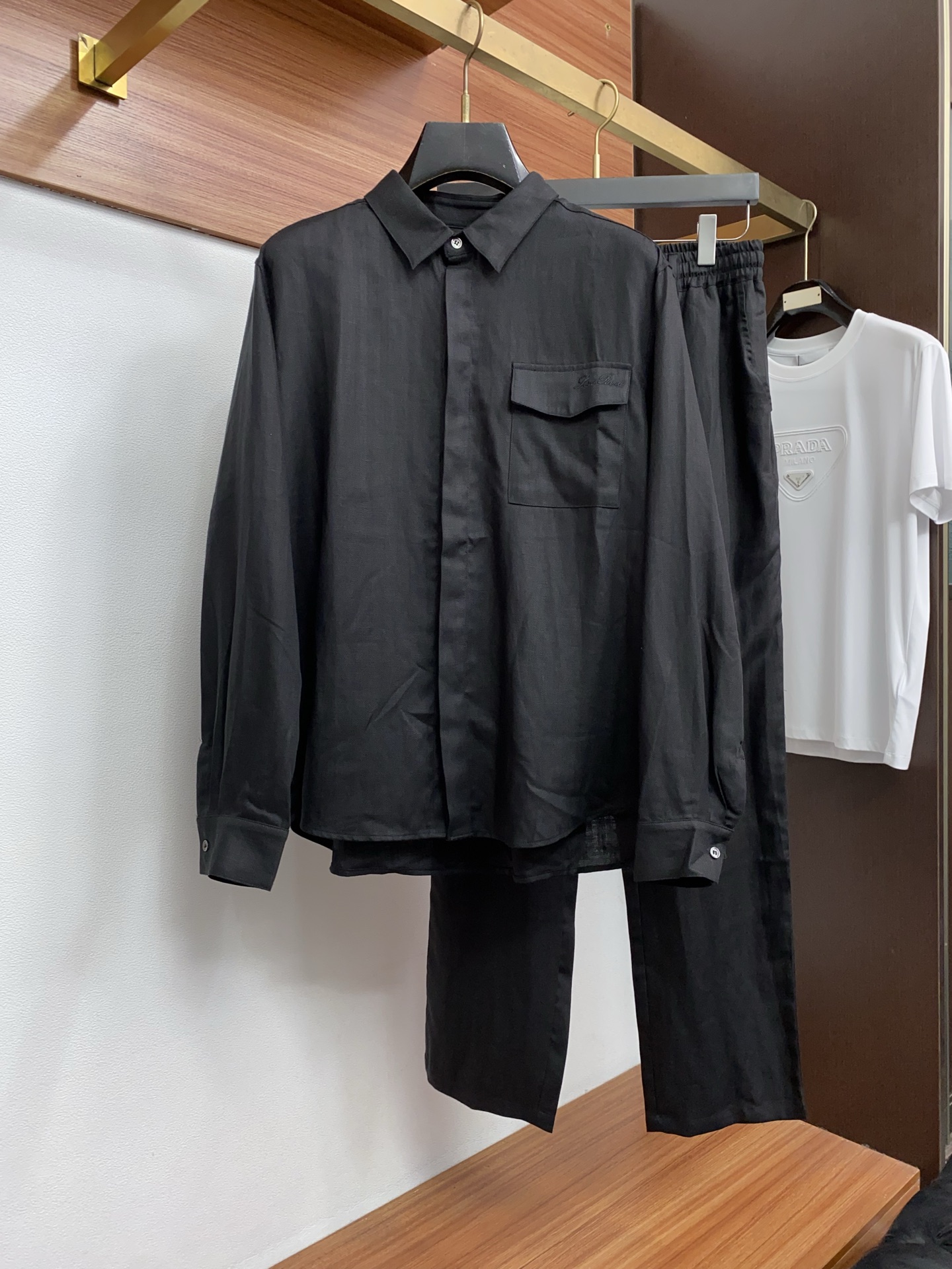 Loro Piana 诺悠翩雅 2026夏日臻选翻领亚麻工装口袋套装——夏日松弛感的老钱绅士之选#Lor