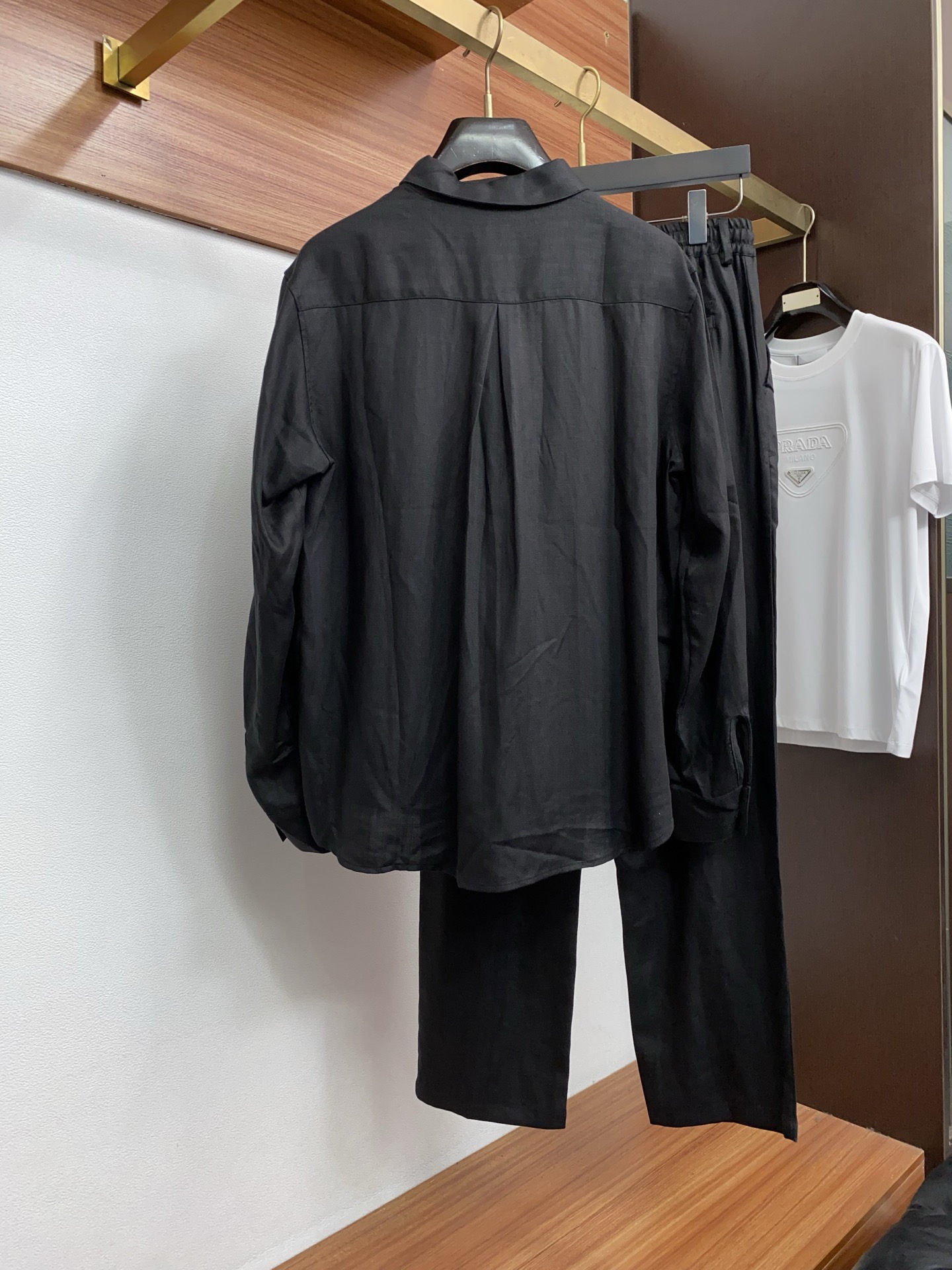 Loro Piana 诺悠翩雅 2026夏日臻选翻领亚麻工装口袋套装——夏日松弛感的老钱绅士之选#Lor