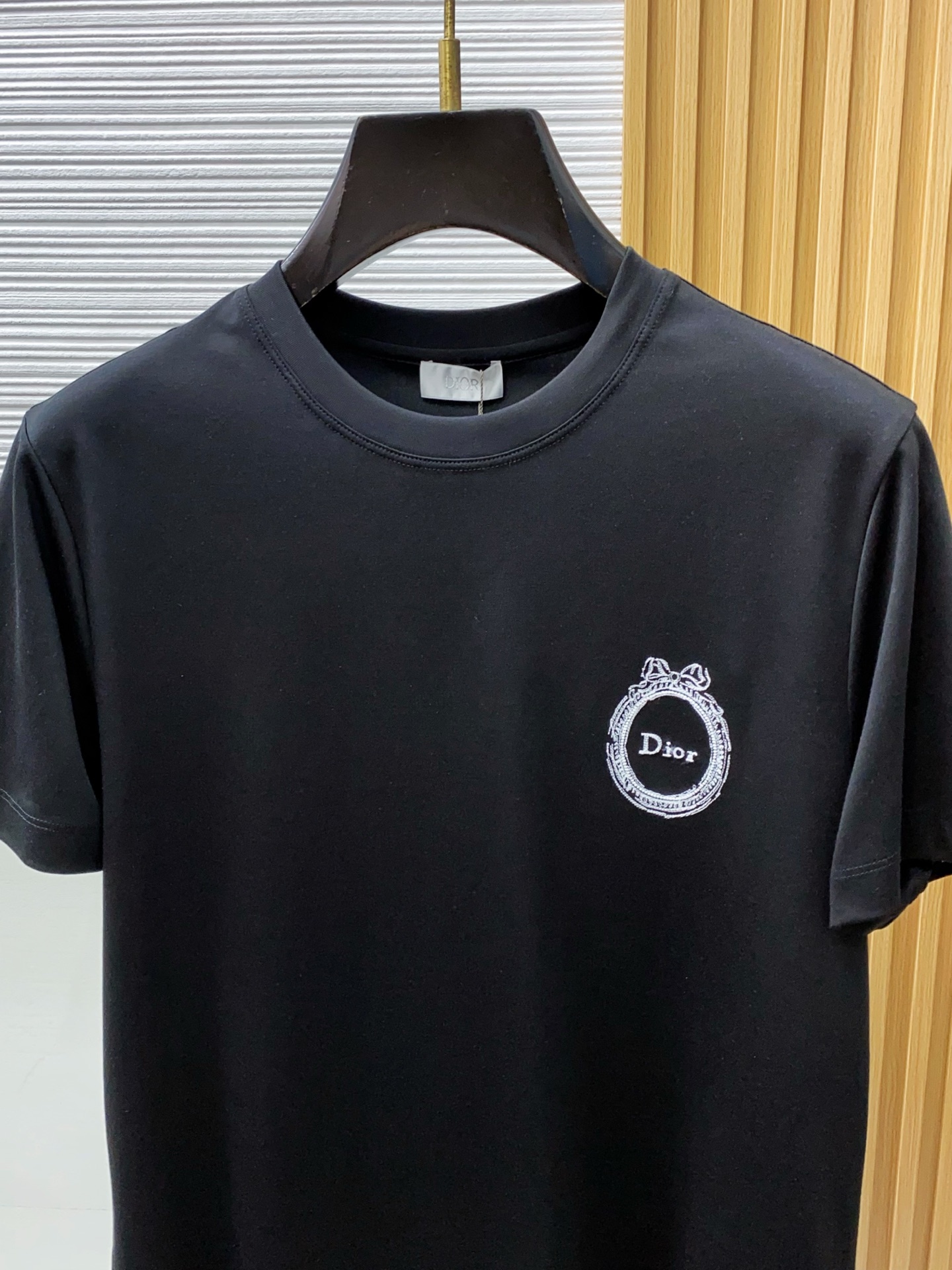 迪奥 2026春夏新款首发专柜最新款圆领短袖 高端订制 设计前卫时尚！品牌logo重工艺设计 高端定制8