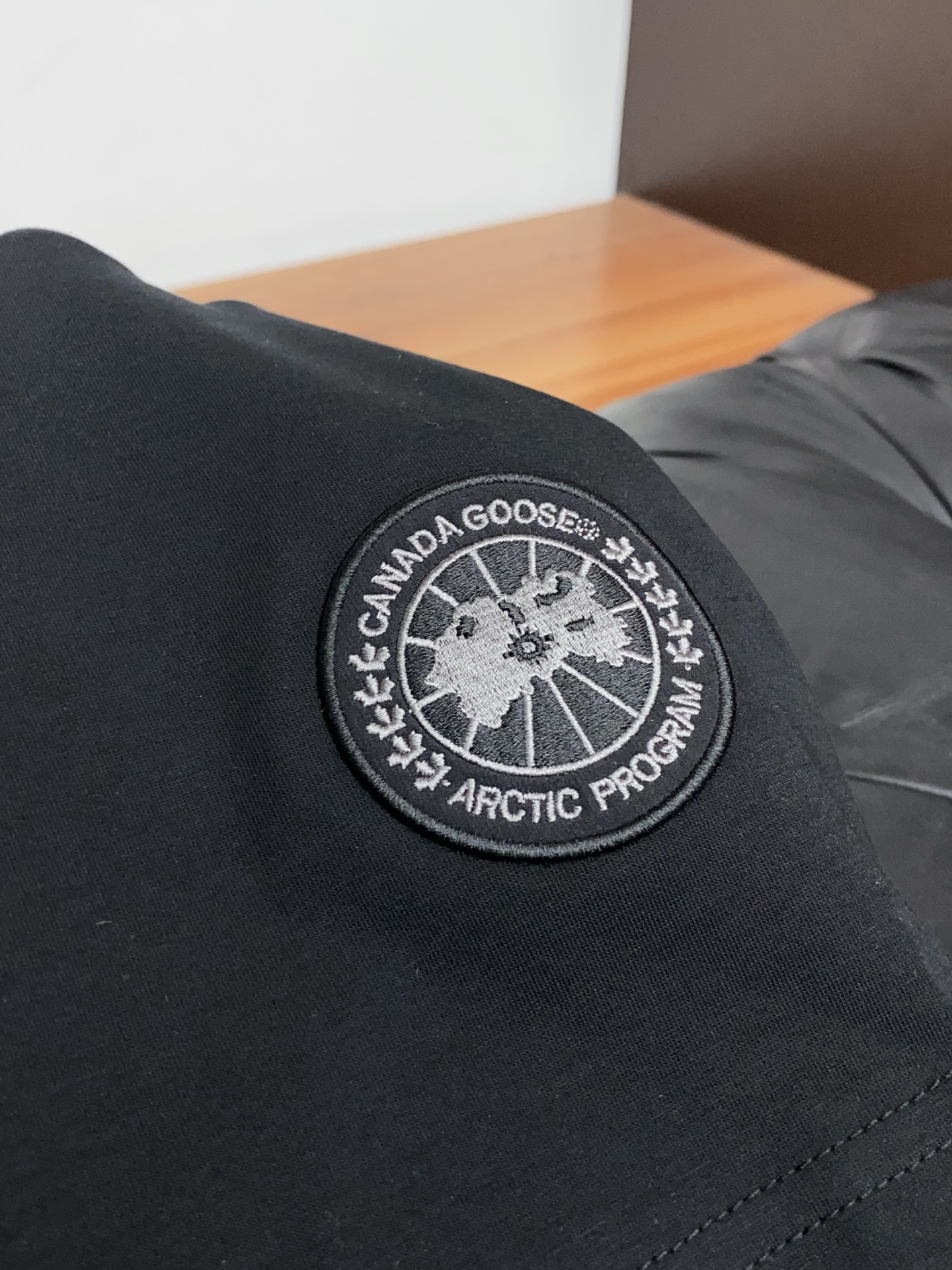 大鹅 套销售 春款套装 顶级品质 定制顶级面料 新品 最新设计款 2026ss 秀场新品‼品相非常完美，