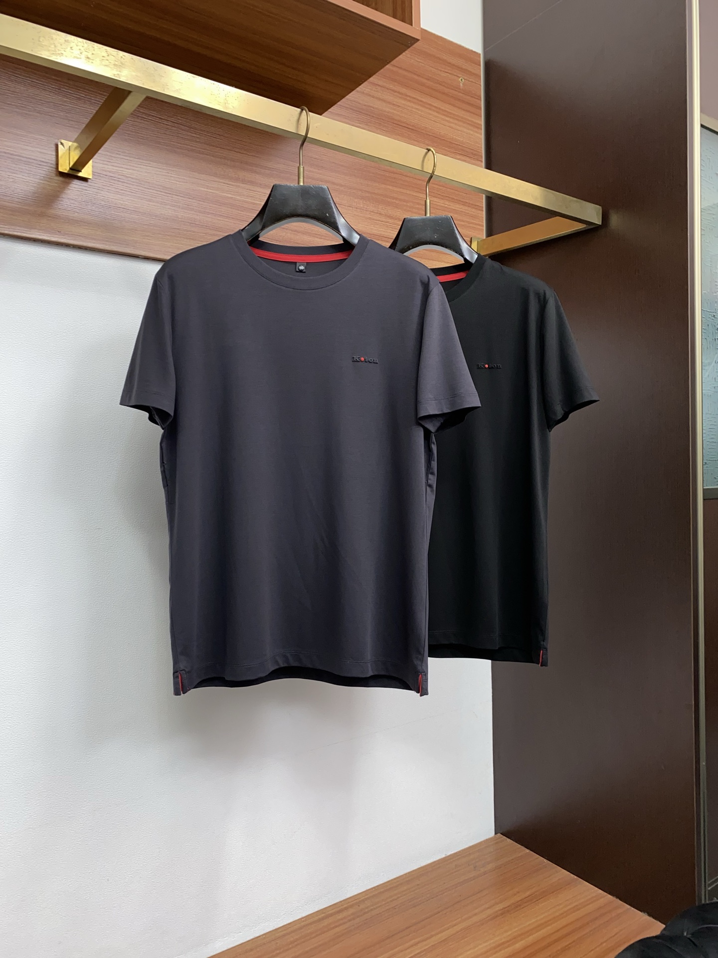 kiton 2026新款男士高端圆领针织短袖T恤衫，香港洋行渠道货，纯正血统品质，春夏新款，经典王牌系列