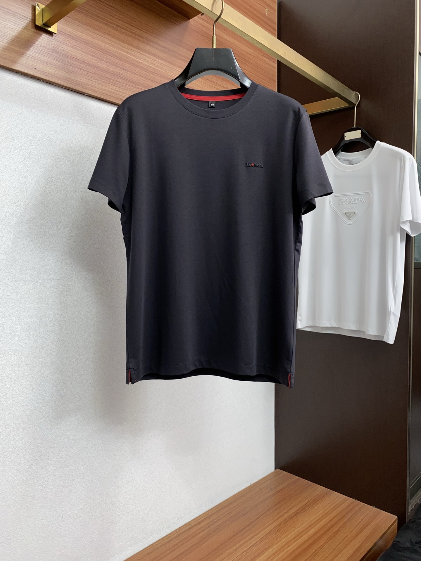 kiton 2026新款男士高端圆领针织短袖T恤衫，香港洋行渠道货，纯正血统品质，春夏新款，经典王牌系列