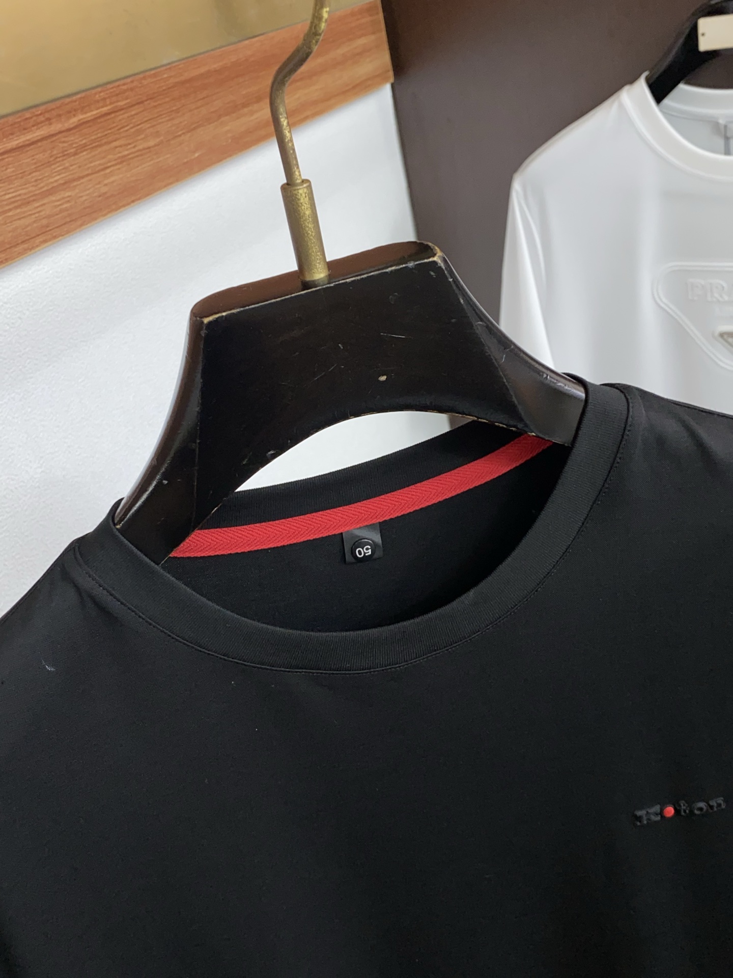 kiton 2026新款男士高端圆领针织短袖T恤衫，香港洋行渠道货，纯正血统品质，春夏新款，经典王牌系列
