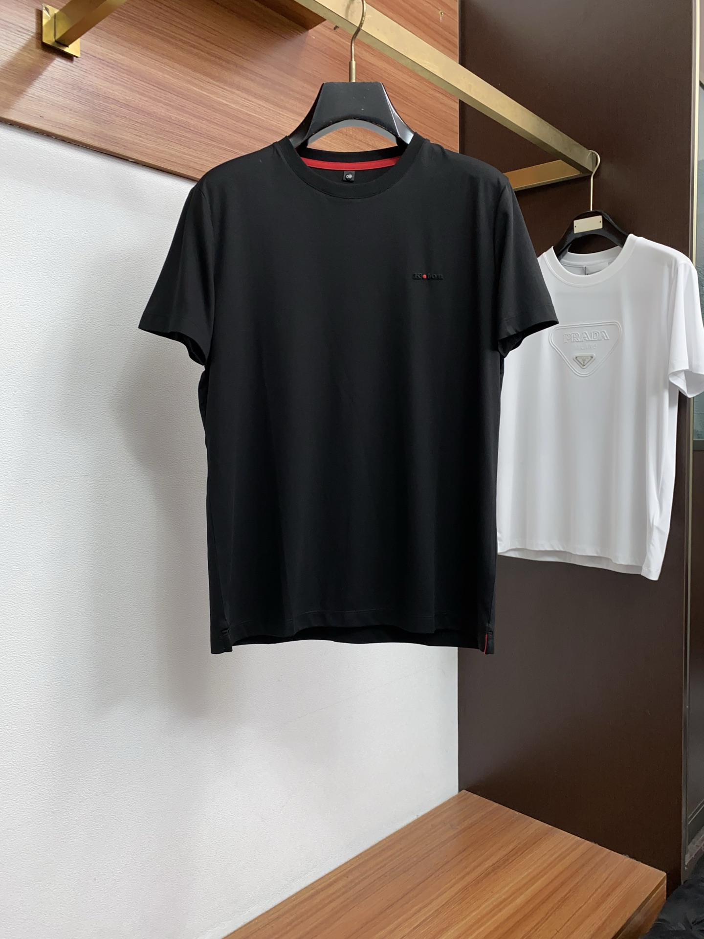 kiton 2026新款男士高端圆领针织短袖T恤衫，香港洋行渠道货，纯正血统品质，春夏新款，经典王牌系列