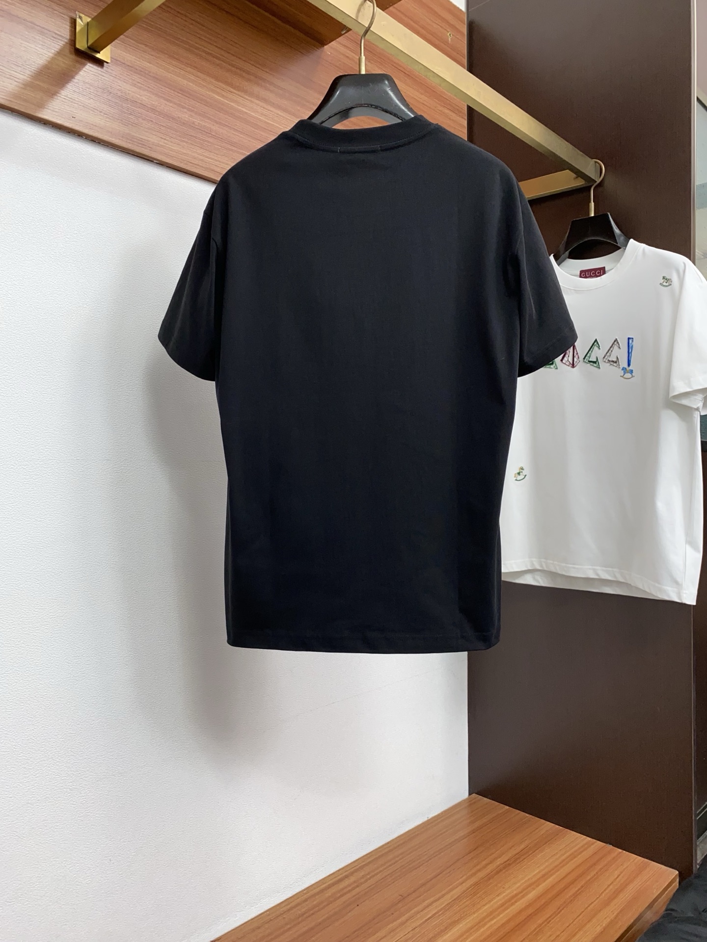 古奇 26SS春夏新款 纯棉质圆微阔领短袖 男士基础款纯白专柜短袖T恤衫！贸易公司渠道稀出，同步官网发售
