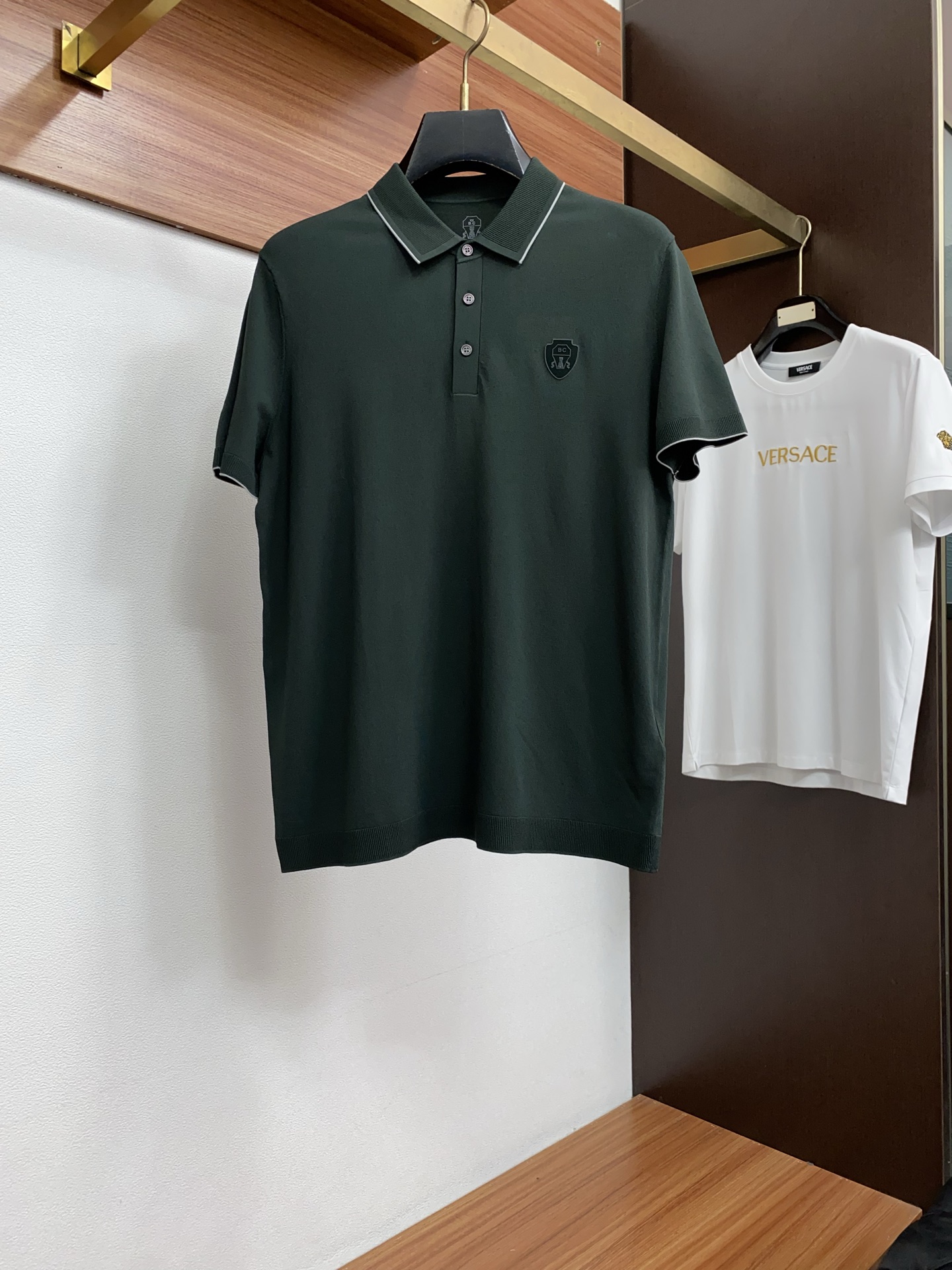 BC 2026春夏新品翻领商务Polo，极简的衣身造型！顶级伊利特质地 整体的触感极为舒适，齐脚工艺 弹