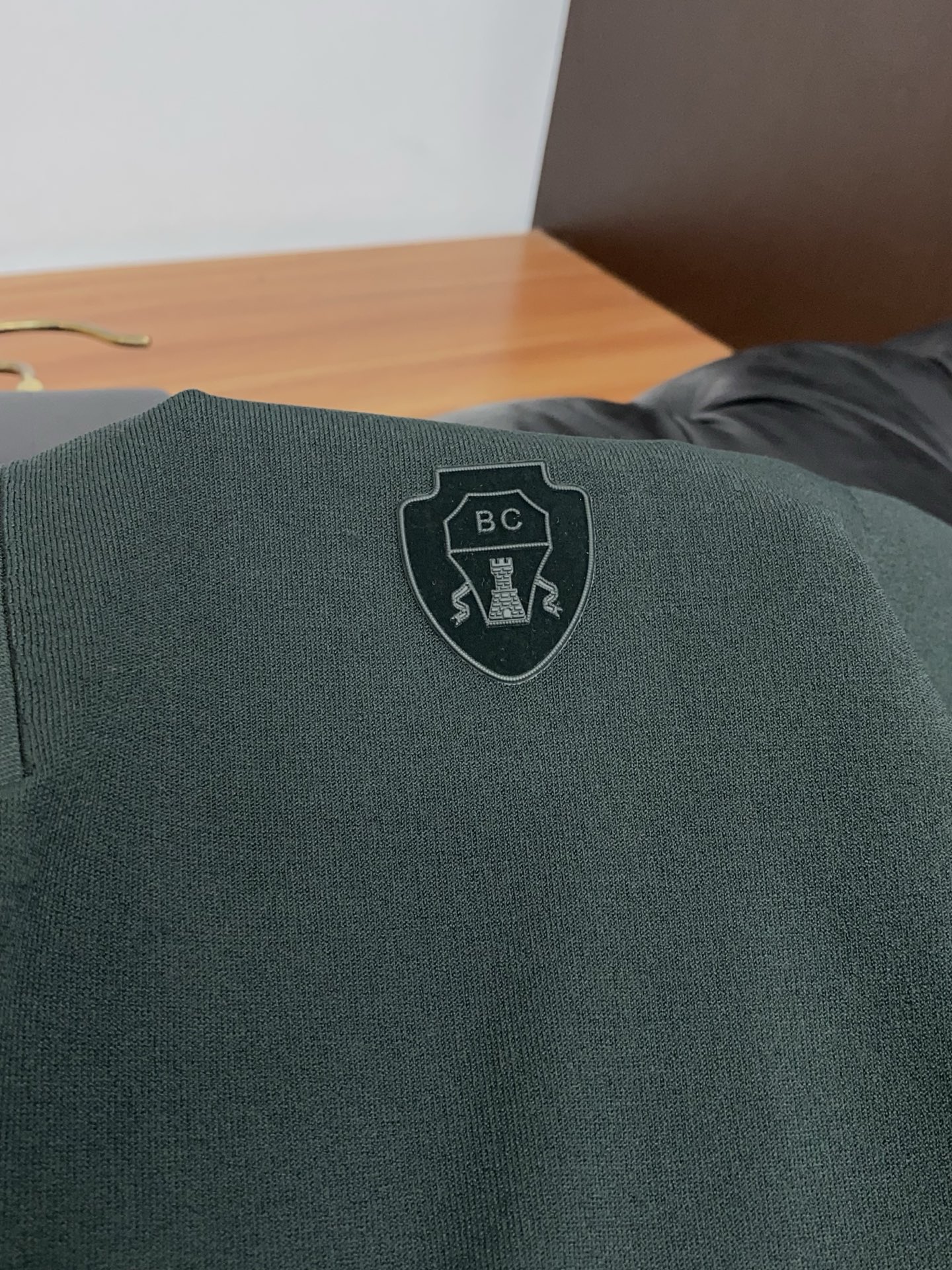 BC 2026春夏新品翻领商务Polo，极简的衣身造型！顶级伊利特质地 整体的触感极为舒适，齐脚工艺 弹