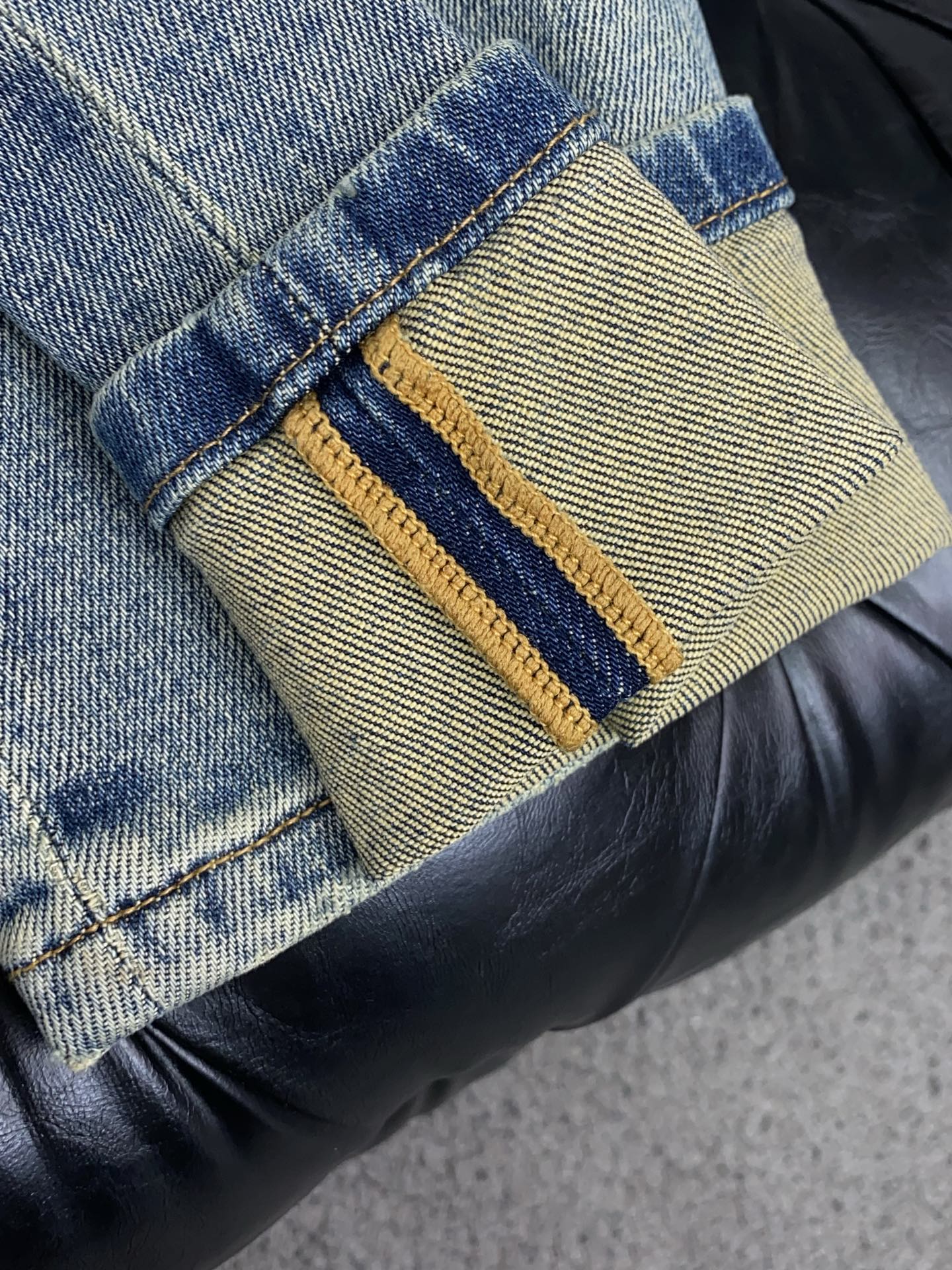 芬迪 高端定制、2026早春最新款牛仔裤 柜台同步发售 原版定制复刻 客供五金辅料 原单品质 进口牛仔面