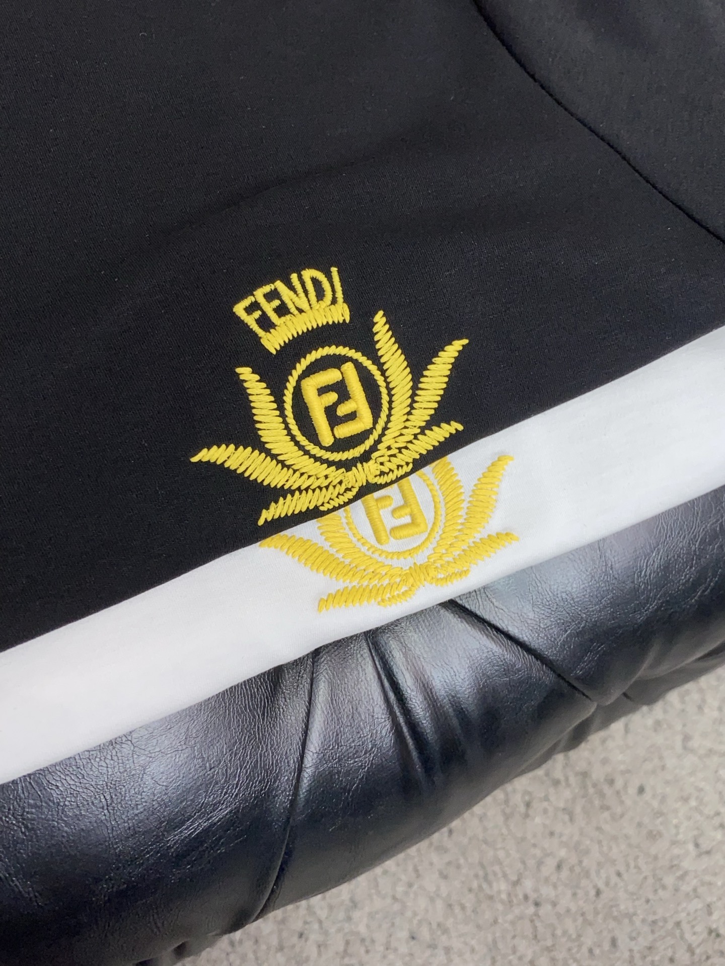 DG 26FW春夏新款首发专柜最新款短袖圆领T恤 设计前卫时尚！品牌logo重工艺设计 高端定制丝光长绒