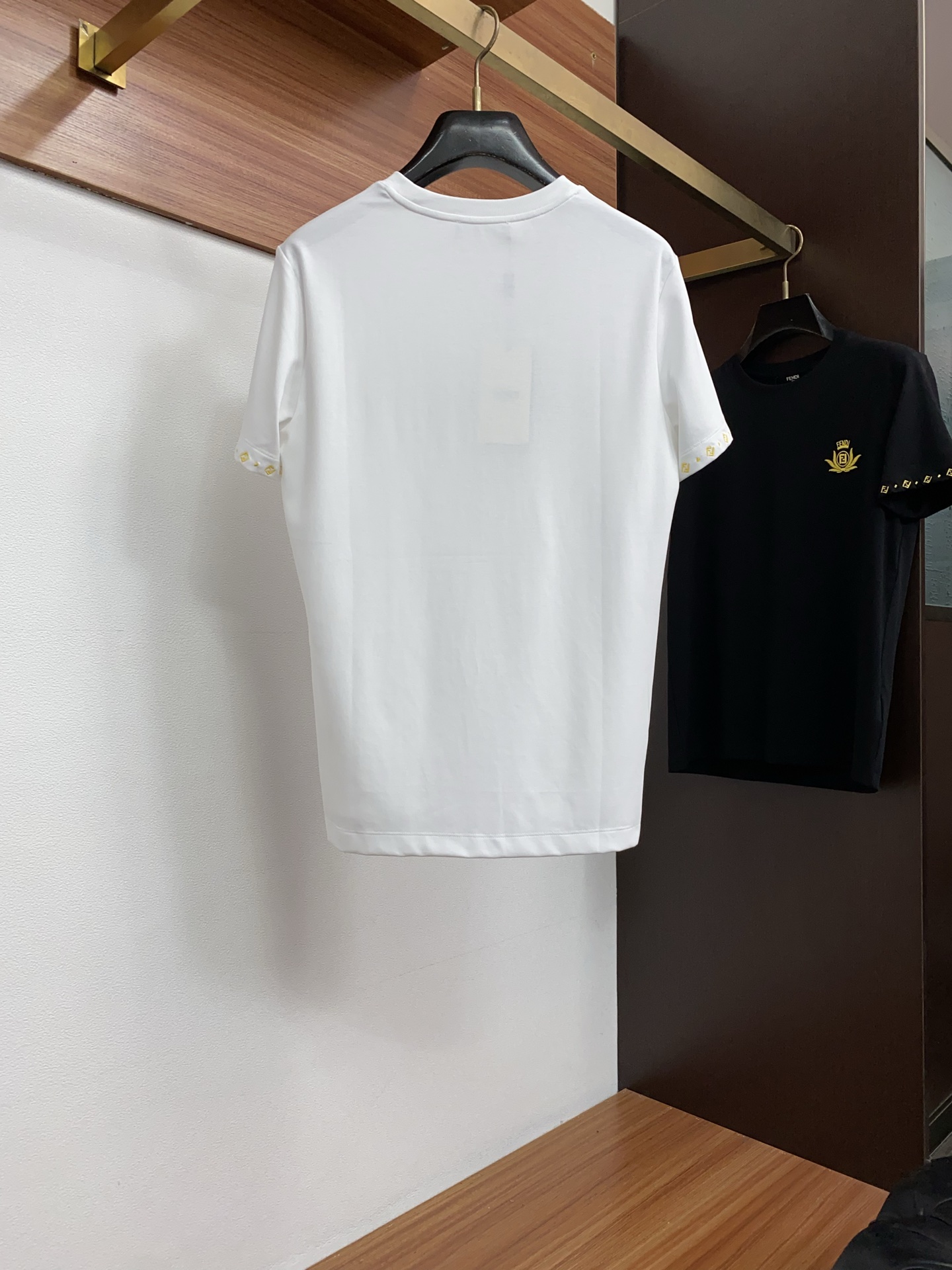 DG 26FW春夏新款首发专柜最新款短袖圆领T恤 设计前卫时尚！品牌logo重工艺设计 高端定制丝光长绒