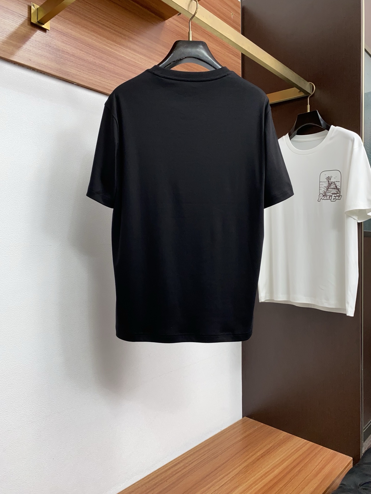 普拉达 26SS春夏新款 皮麻棉质圆微阔领短袖 男士基础款纯白专柜短袖T恤衫！贸易公司渠道稀出，同步官网