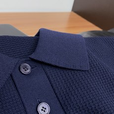 TB 2026春夏新品半翻领商务Polo,极简的衣身造型!顶级针织丝光棉质地 整体的触感极为舒适,工艺 TB 2026春夏新品半翻领商务Polo,极简的衣身造型!顶级针织丝光棉质地 整体的触感极为舒适,工艺