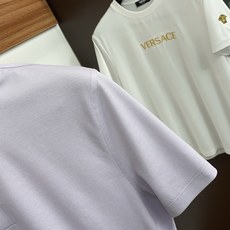 杰尼亚 2026春夏新品翻领商务Polo,极简的衣身造型!顶级珠地6角蜂窝丝光棉质地 整体的触感极为舒适 杰尼亚 2026春夏新品翻领商务Polo,极简的衣身造型!顶级珠地6角蜂窝丝光棉质地 整体的触感极为舒适