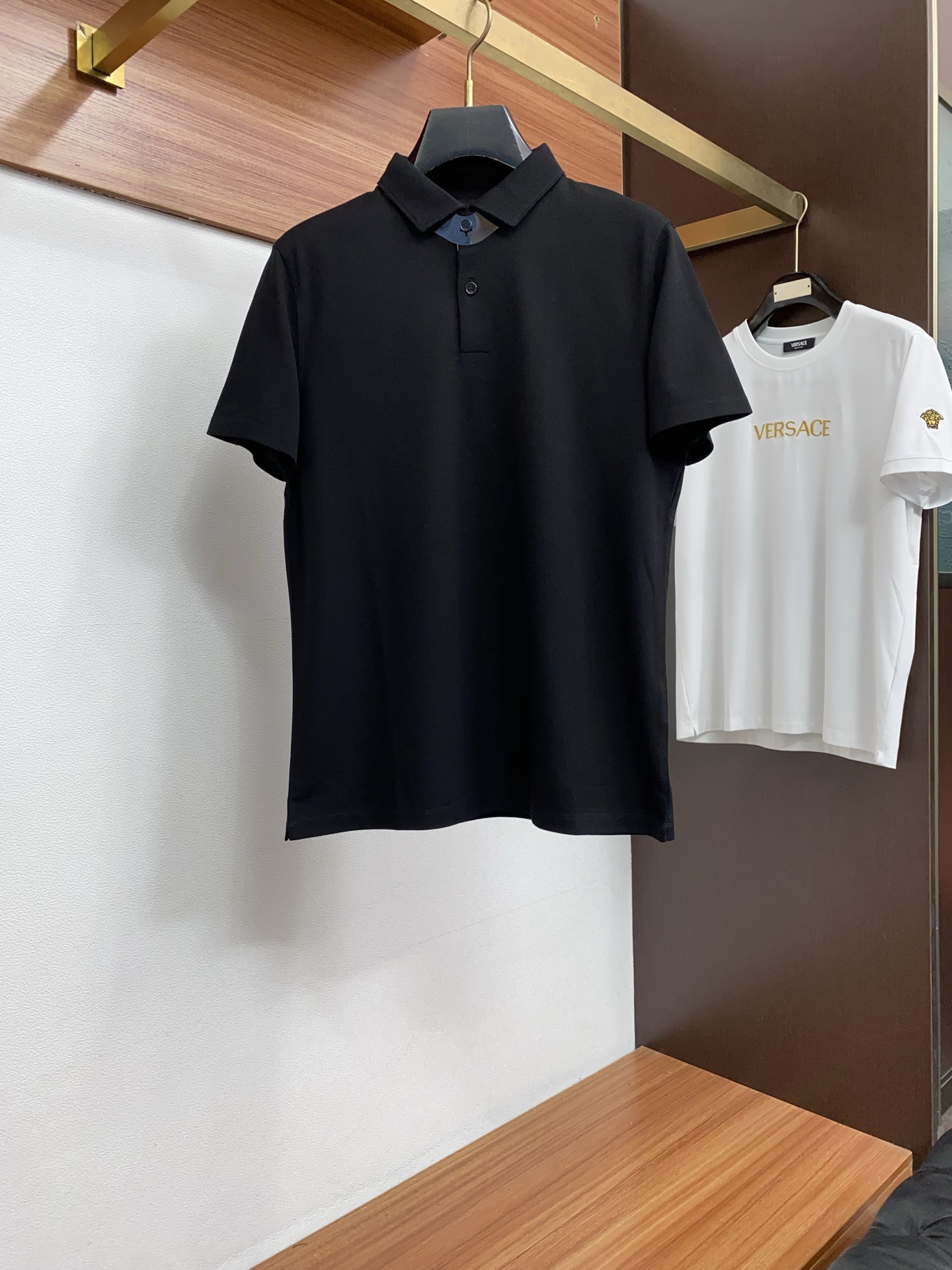杰尼亚 2026春夏新品翻领商务Polo，极简的衣身造型！顶级珠地6角蜂窝丝光棉质地 整体的触感极为舒适