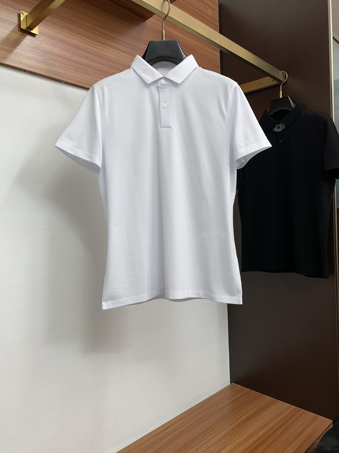 杰尼亚 2026春夏新品翻领商务Polo，极简的衣身造型！顶级珠地6角蜂窝丝光棉质地 整体的触感极为舒适