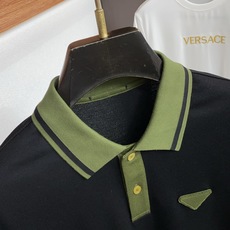 普拉达 2026春夏新品翻领商务Polo,极简的衣身造型!顶级珠地6角蜂窝丝光棉质地 整体的触感极为舒适 普拉达 2026春夏新品翻领商务Polo,极简的衣身造型!顶级珠地6角蜂窝丝光棉质地 整体的触感极为舒适