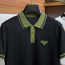 普拉达 2026春夏新品翻领商务Polo,极简的衣身造型!顶级珠地6角蜂窝丝光棉质地 整体的触感极为舒适 普拉达 2026春夏新品翻领商务Polo,极简的衣身造型!顶级珠地6角蜂窝丝光棉质地 整体的触感极为舒适