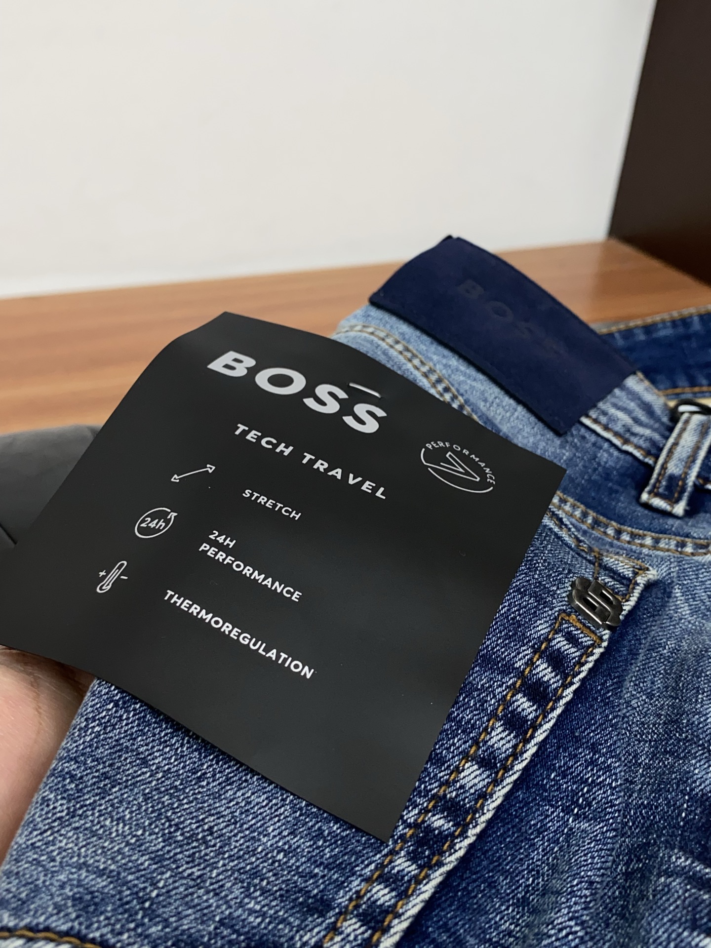 Boss 2026ss秋冬新款修身小直筒牛仔裤 完美洗水工艺 定制顶级五金logo 独家定制微弹面料 码