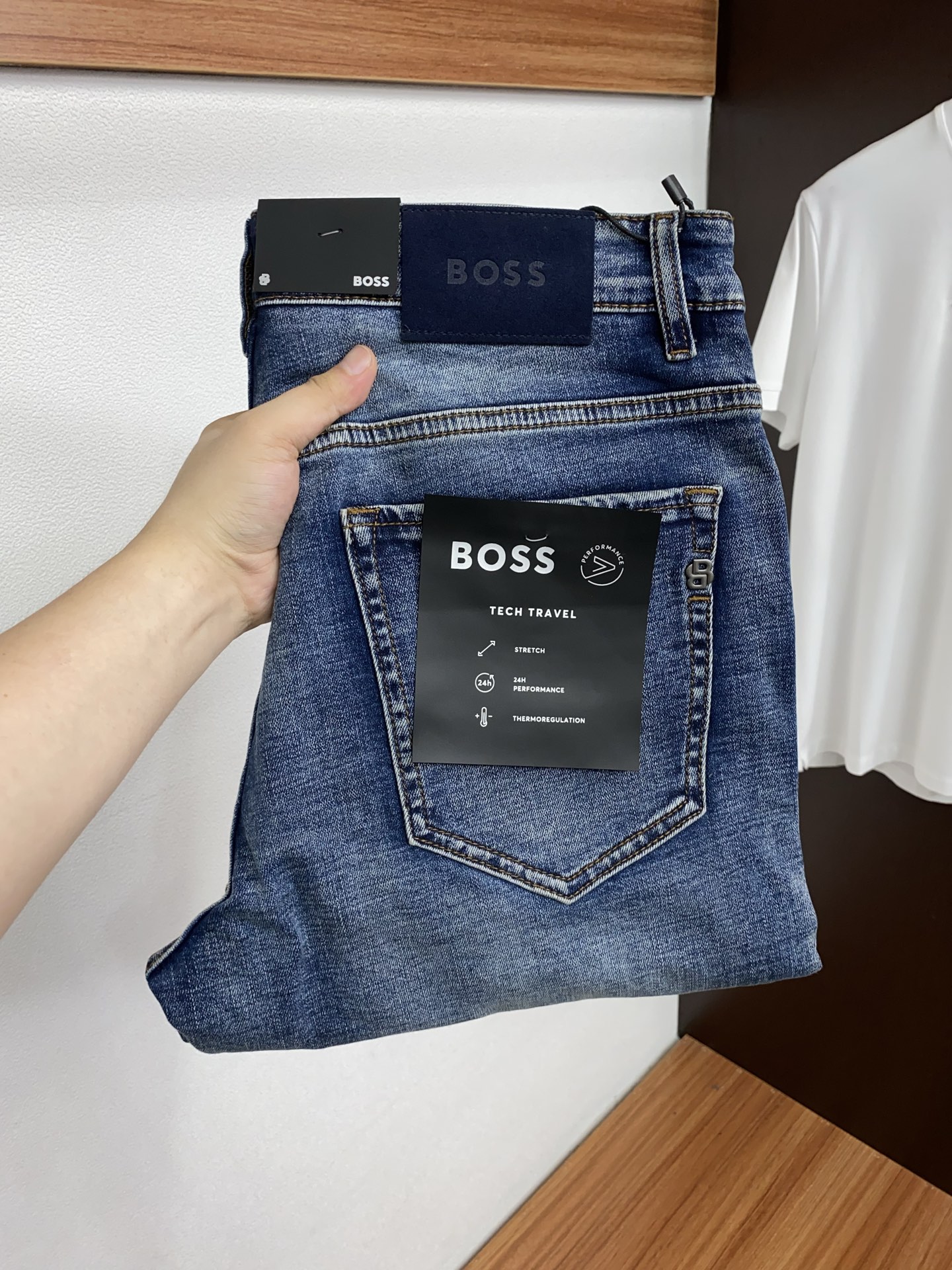 Boss 2026ss秋冬新款修身小直筒牛仔裤 完美洗水工艺 定制顶级五金logo 独家定制微弹面料 码