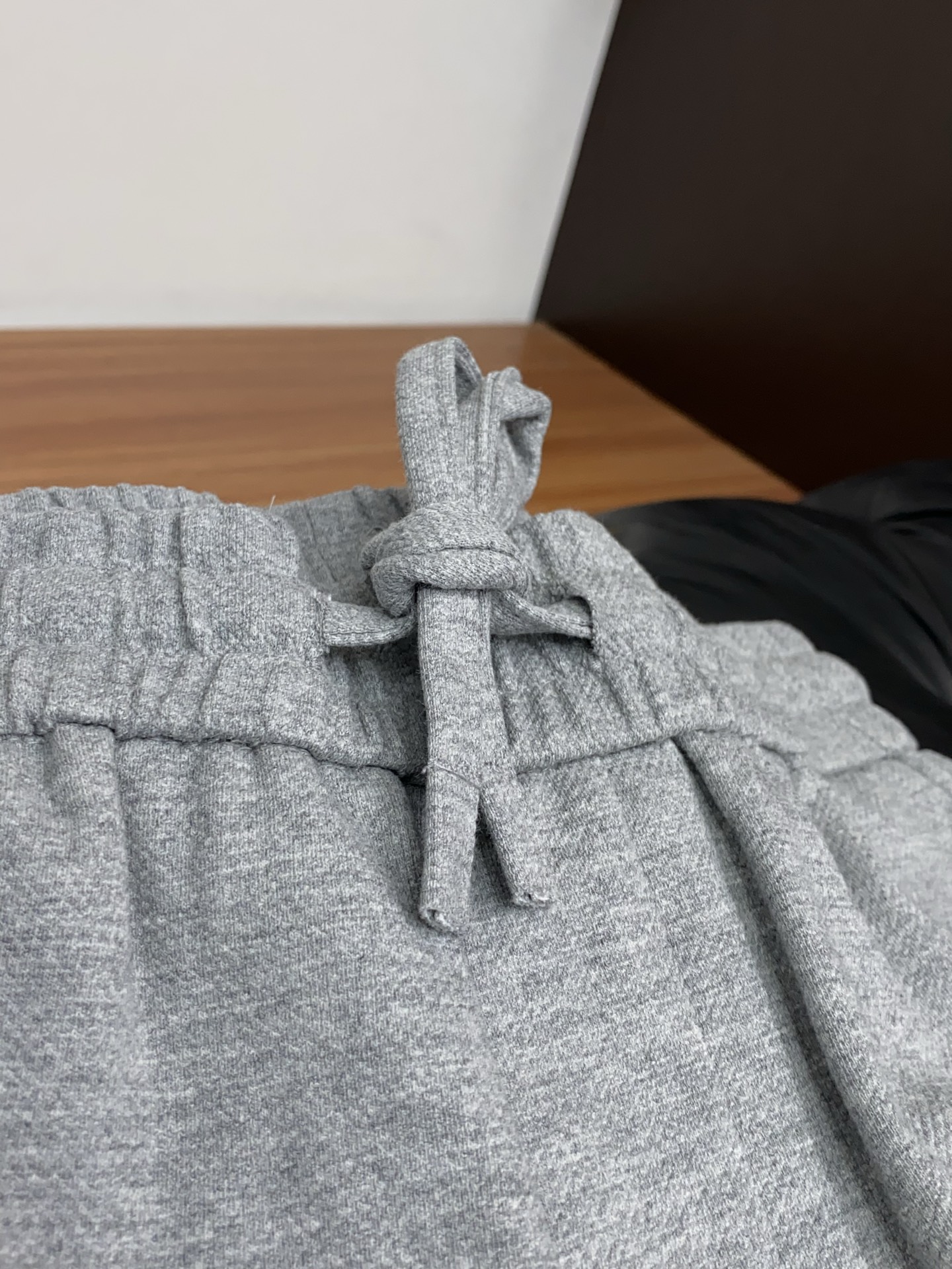 TB 春夏新款休闲短裤 品牌经典系列面料 速干原版设计 舒适度极好，手触感强烈。原版品牌logo 辨识度