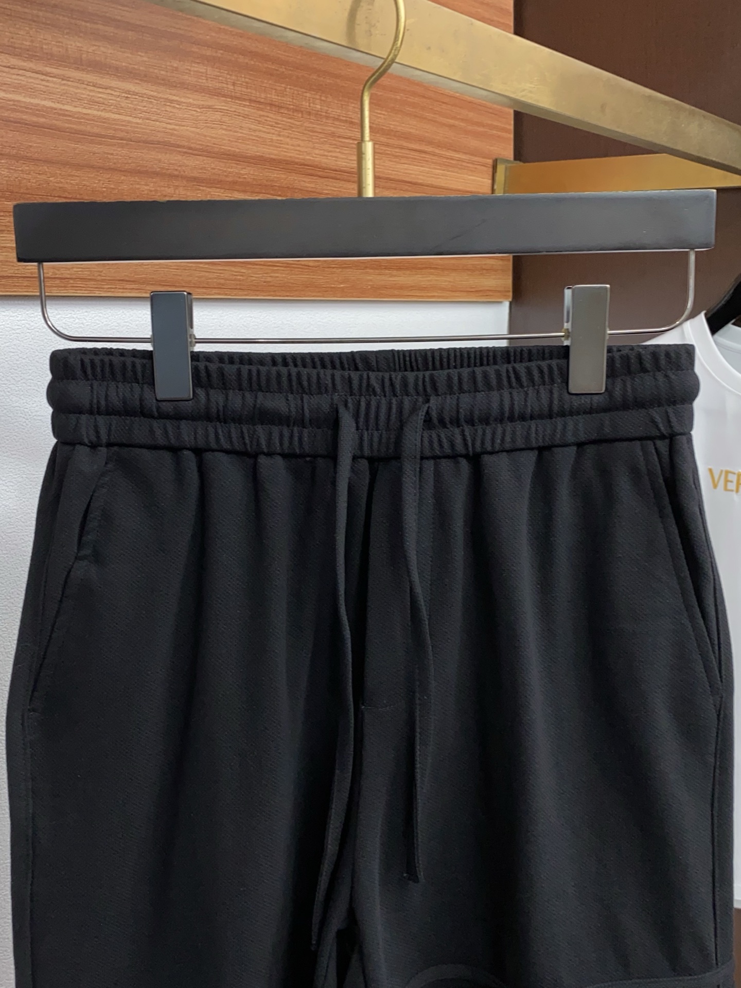 TB 春夏新款休闲短裤 品牌经典系列面料 速干原版设计 舒适度极好，手触感强烈。原版品牌logo 辨识度