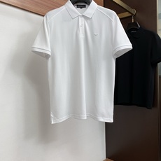 2026春夏新品商务Polo,极简的衣身造型!丝光面料整体的触感极为舒适,弹力十足亲肤效果高级,经典时尚翻领 Polo衫 2026春夏新品商务Polo,极简的衣身造型!丝光面料整体的触感极为舒适,弹力十足亲肤效果高级,经典时尚翻领 Polo衫