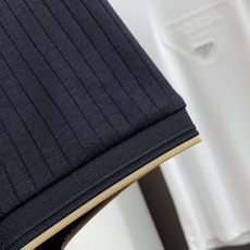 2026春夏新品商务Polo,极简的衣身造型!丝光面料整体的触感极为舒适,弹力十足亲肤效果高级,经典时尚翻领 Polo衫 2026春夏新品商务Polo,极简的衣身造型!丝光面料整体的触感极为舒适,弹力十足亲肤效果高级,经典时尚翻领 Polo衫