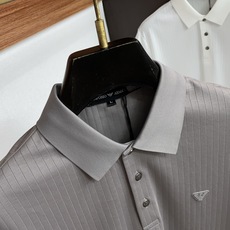 阿玛尼 2026春夏新品商务Polo,极简的衣身造型!丝光面料整体的触感极为舒适,弹力十足亲肤效果高级, 阿玛尼 2026春夏新品商务Polo,极简的衣身造型!丝光面料整体的触感极为舒适,弹力十足亲肤效果高级,