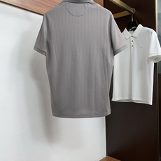 阿玛尼 2026春夏新品商务Polo,极简的衣身造型!丝光面料整体的触感极为舒适,弹力十足亲肤效果高级, 阿玛尼 2026春夏新品商务Polo,极简的衣身造型!丝光面料整体的触感极为舒适,弹力十足亲肤效果高级,