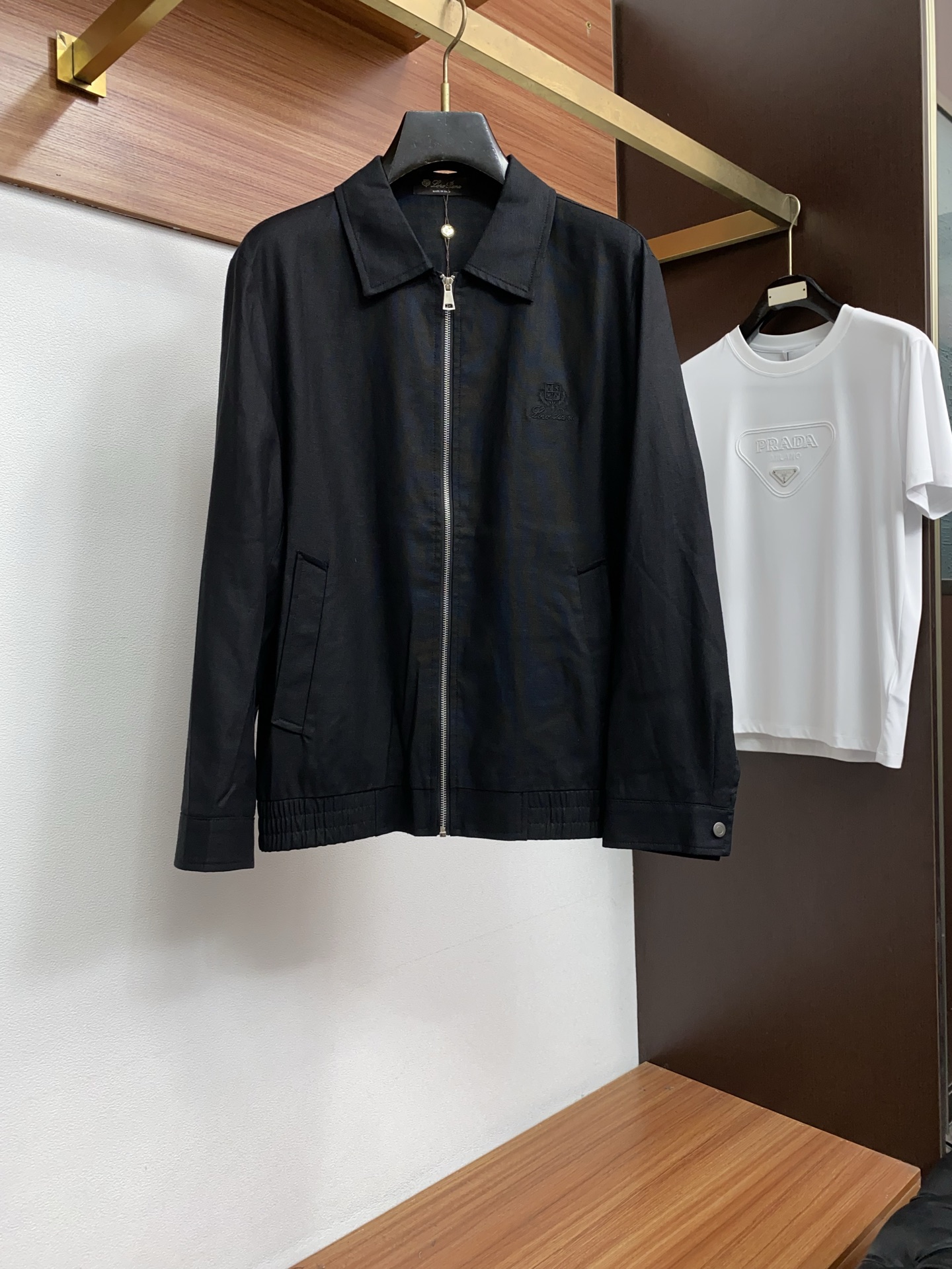 Loro Piana 诺悠翩雅 2026新款男士休闲定制麻料翻领夹克外套 简约干练的休闲外套，瞬间重回时
