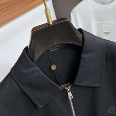 Loro Piana 诺悠翩雅 2026新款男士休闲定制麻料翻领夹克外套 简约干练的休闲外套,瞬间重回时 Loro Piana 诺悠翩雅 2026新款男士休闲定制麻料翻领夹克外套 简约干练的休闲外套,瞬间重回时