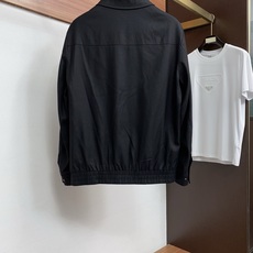 Loro Piana 诺悠翩雅 2026新款男士休闲定制麻料翻领夹克外套 简约干练的休闲外套,瞬间重回时 Loro Piana 诺悠翩雅 2026新款男士休闲定制麻料翻领夹克外套 简约干练的休闲外套,瞬间重回时