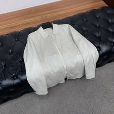 Loro Piana 诺悠翩雅 2026新款男士休闲定制麻料翻领夹克外套 简约干练的休闲外套,瞬间重回时 Loro Piana 诺悠翩雅 2026新款男士休闲定制麻料翻领夹克外套 简约干练的休闲外套,瞬间重回时