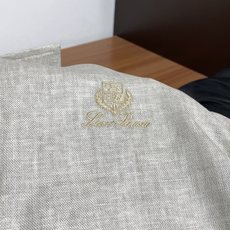 Loro Piana 诺悠翩雅 2026新款男士休闲定制麻料翻领夹克外套 简约干练的休闲外套,瞬间重回时 Loro Piana 诺悠翩雅 2026新款男士休闲定制麻料翻领夹克外套 简约干练的休闲外套,瞬间重回时