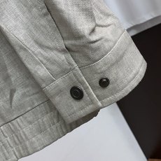 Loro Piana 诺悠翩雅 2026新款男士休闲定制麻料翻领夹克外套 简约干练的休闲外套,瞬间重回时 Loro Piana 诺悠翩雅 2026新款男士休闲定制麻料翻领夹克外套 简约干练的休闲外套,瞬间重回时