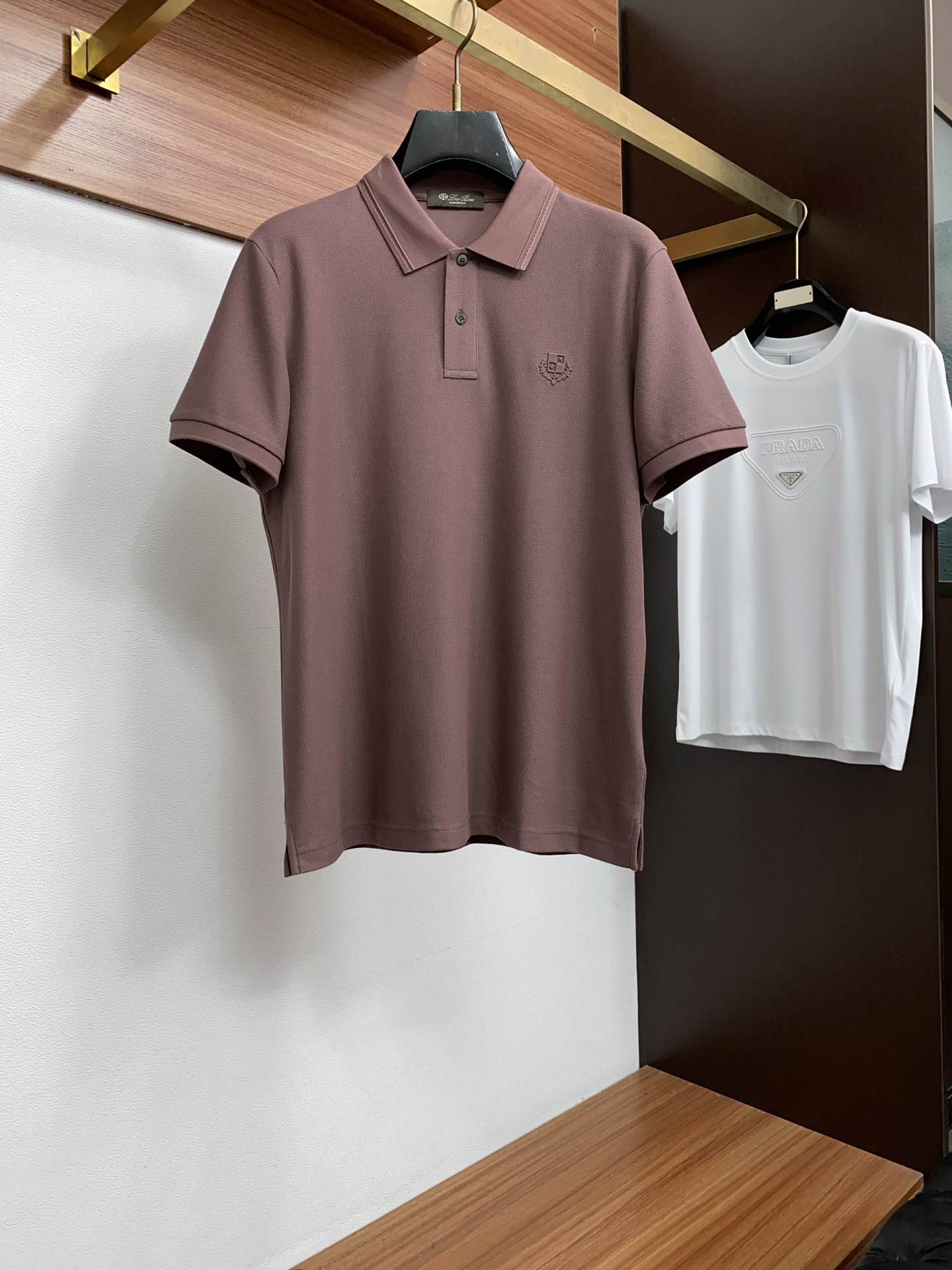 Loro Piana 诺悠翩雅 2026春夏新品翻领商务Polo，极简的衣身造型！顶级珠地6角蜂窝丝光桑