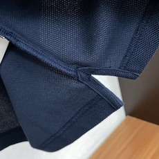 Loro Piana 诺悠翩雅 2026春夏新品翻领商务Polo,极简的衣身造型!顶级珠地6角蜂窝丝光桑 Loro Piana 诺悠翩雅 2026春夏新品翻领商务Polo,极简的衣身造型!顶级珠地6角蜂窝丝光桑