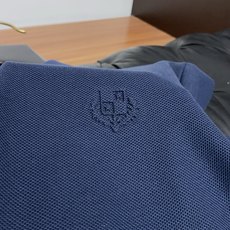 Loro Piana 诺悠翩雅 2026春夏新品翻领商务Polo,极简的衣身造型!顶级珠地6角蜂窝丝光桑 Loro Piana 诺悠翩雅 2026春夏新品翻领商务Polo,极简的衣身造型!顶级珠地6角蜂窝丝光桑