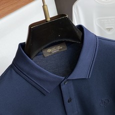 Loro Piana 诺悠翩雅 2026春夏新品翻领商务Polo,极简的衣身造型!顶级珠地6角蜂窝丝光桑 Loro Piana 诺悠翩雅 2026春夏新品翻领商务Polo,极简的衣身造型!顶级珠地6角蜂窝丝光桑