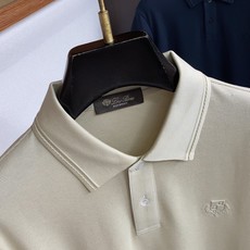 Loro Piana 诺悠翩雅 2026春夏新品翻领商务Polo,极简的衣身造型!顶级珠地6角蜂窝丝光桑 Loro Piana 诺悠翩雅 2026春夏新品翻领商务Polo,极简的衣身造型!顶级珠地6角蜂窝丝光桑