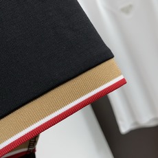 巴宝莉 2026春夏新品商务Polo,极简的衣身造型!丝光面料整体的触感极为舒适,弹力十足亲肤效果高级, 巴宝莉 2026春夏新品商务Polo,极简的衣身造型!丝光面料整体的触感极为舒适,弹力十足亲肤效果高级,