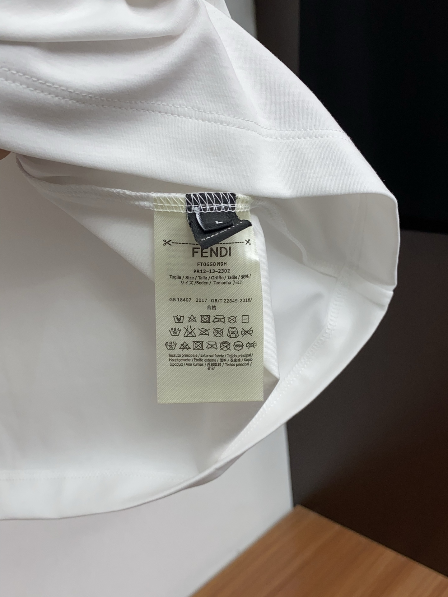 펜디 26FW 남성 반팔 127015 Fendi T Shirt 썸네일 이미지