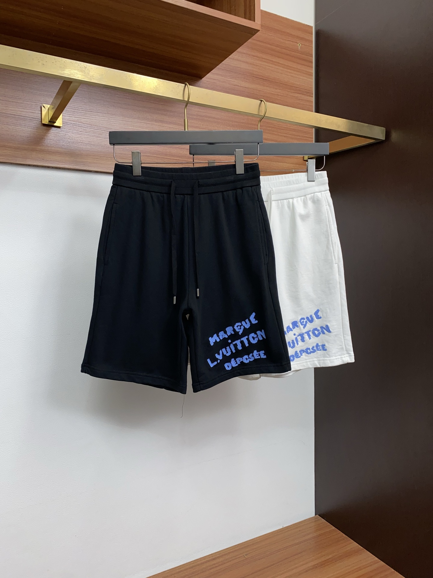 루이비통 남성 반바지 126982 Louis Vuitton Shorts 썸네일 이미지