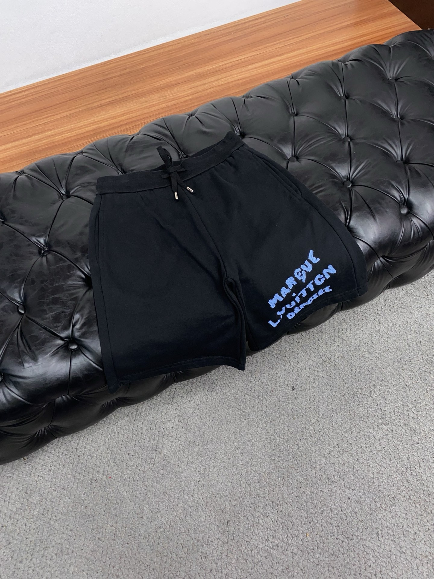 루이비통 남성 반바지 126982 Louis Vuitton Shorts 썸네일 이미지