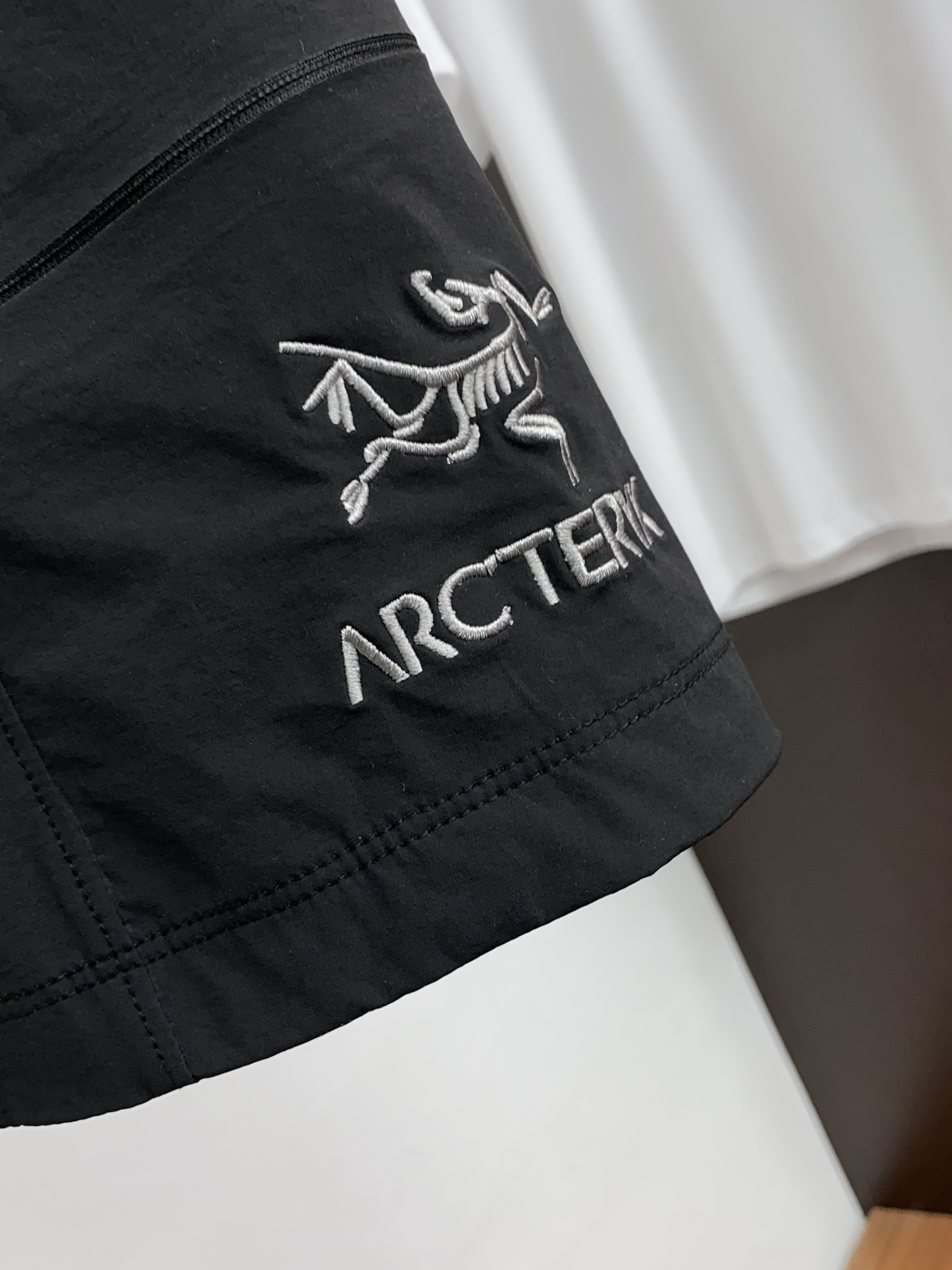 아크테릭스 남성 반바지 131837 Arc'teryx Shorts 썸네일 이미지