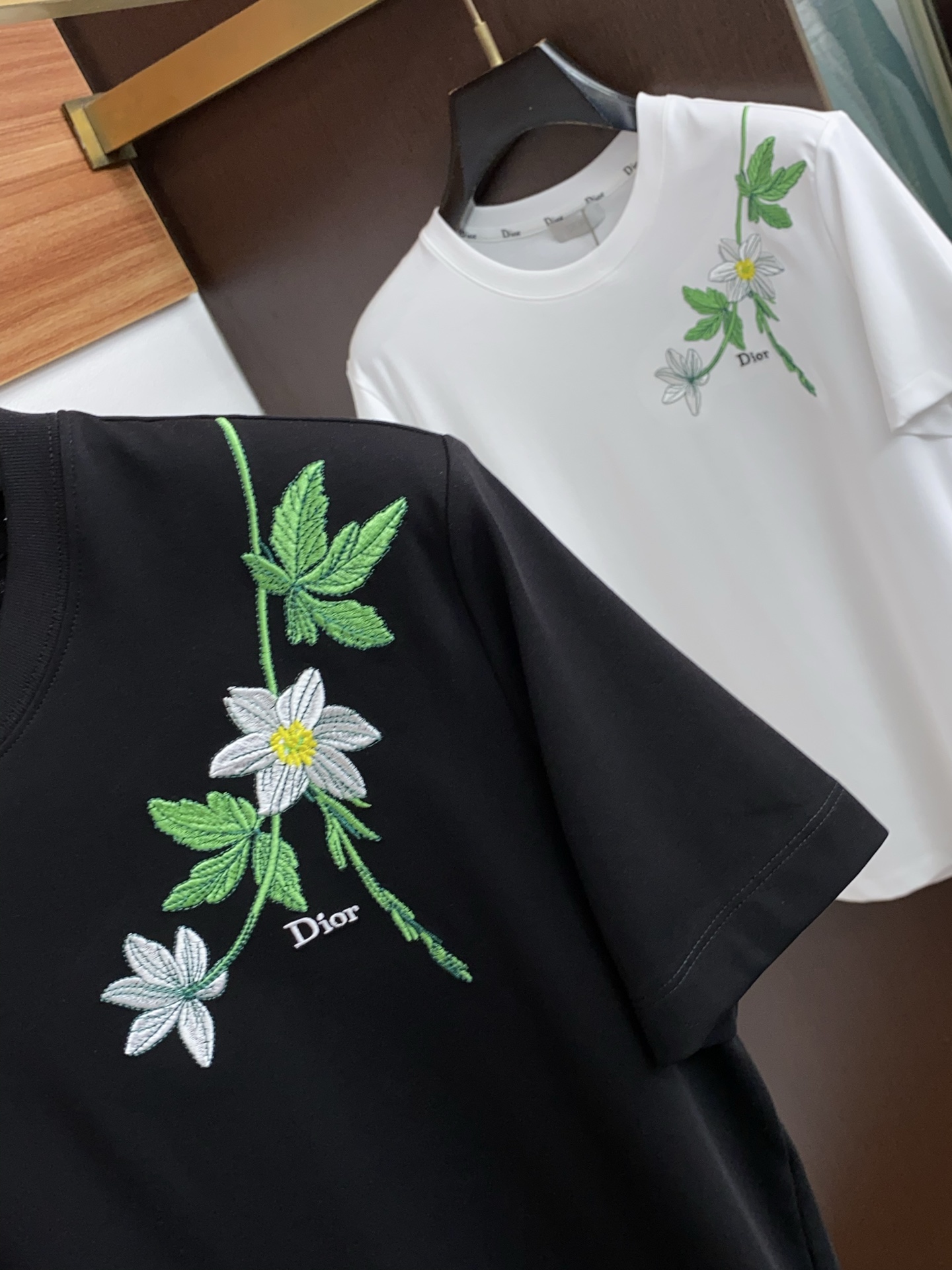 디올 26FW 남성 반팔 129908 Dior T Shirt 썸네일 이미지