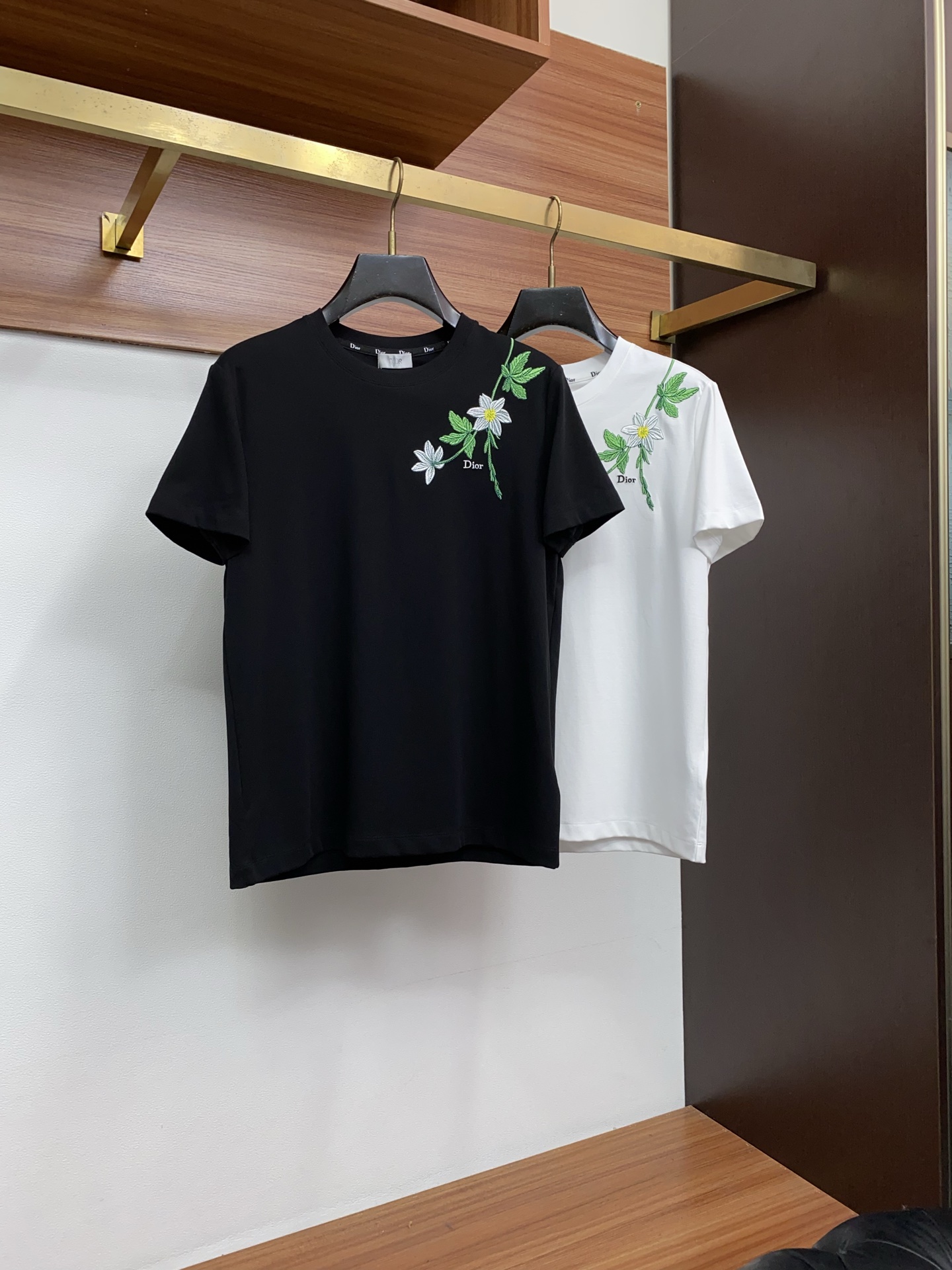 디올 26FW 남성 반팔 129909 Dior T Shirt 썸네일 이미지